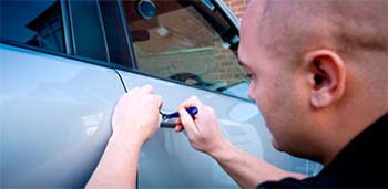 We Have the Right Car Key Locksmith for You